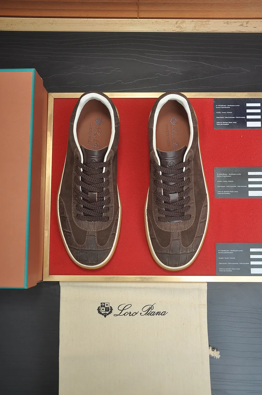 Men's men's shoes 💰580💶[𝐥𝐨𝐫𝐨 𝐏𝐢𝐚𝐧𝐚] lp classic loafers, an Italian treasure brand, the only brand that can match Hermès! Only after wearing it do we realize that we cannot let down our feet. The upper is imported cashmere, the lining of water-dyed cowhide ➕ the cowhide feet, the official original glass rubber outsole, and the pendant. Exclusive original packaging (tag ➕ brand paper ➕ outer box ➕ hand bag) code number: 38-46 (45 46 customized)
